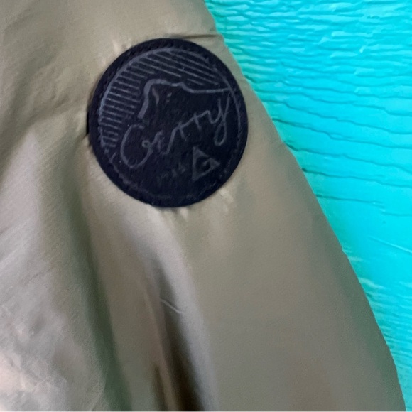 GERRY INSULATED
WEATHERPROOF PUFFER JACKET WITH HOOD SIZE MEDIUM NWT OLIVE GREEN - Picture 4 of 8